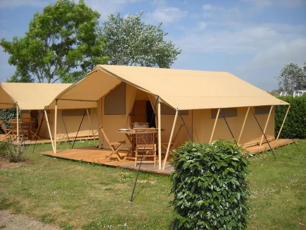 Hôtel Camping La Corniche à Plozévet