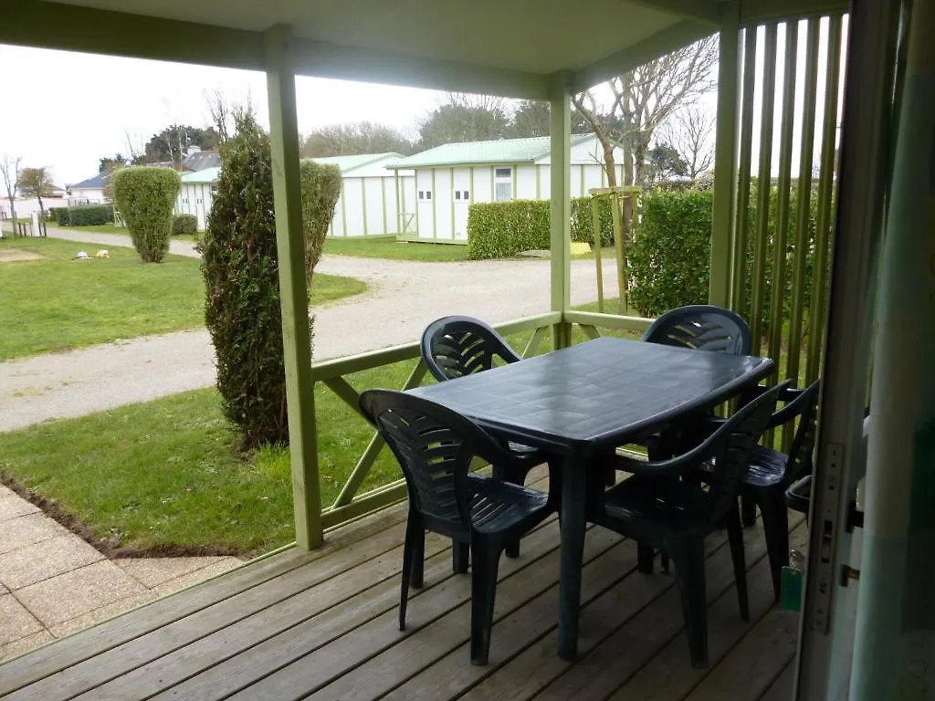 Hôtel Camping La Corniche à Plozévet
